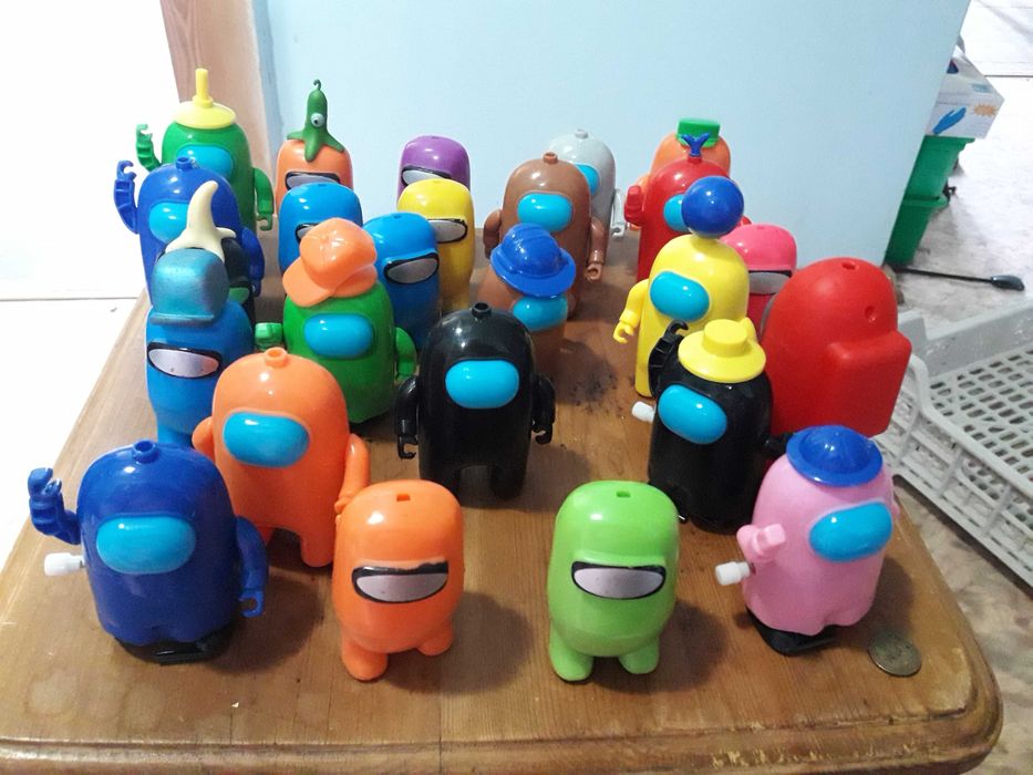 игрушки, динозавры, пауки