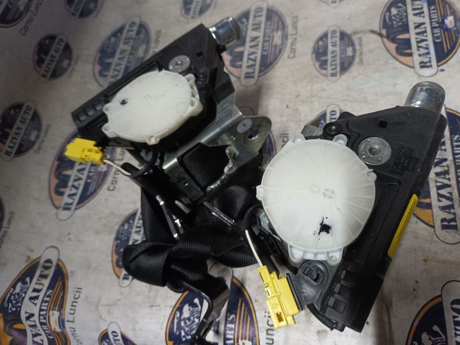 set centuri spate stanga-dreapta cu capsa  mercedes e-class w212 2012