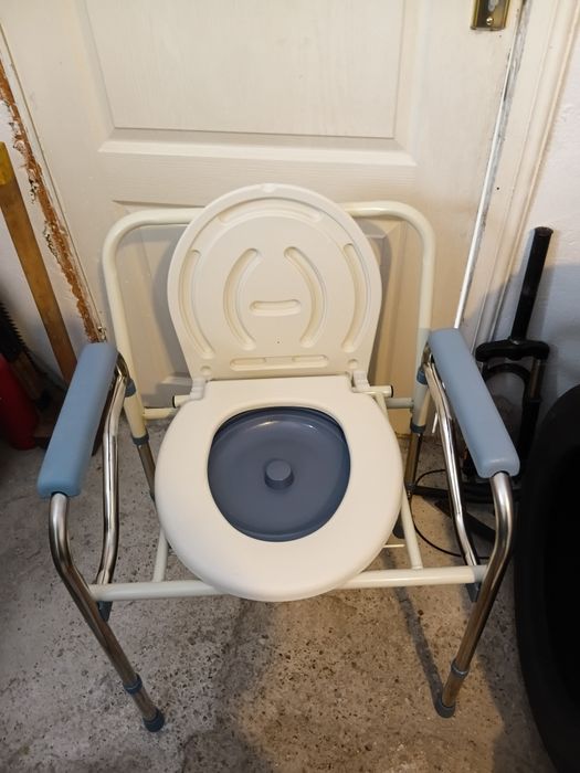 Продам сиденье- туалет