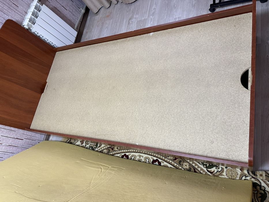 Тосек размер 2/90,  состояние жақсы, матрасы бар 20мын