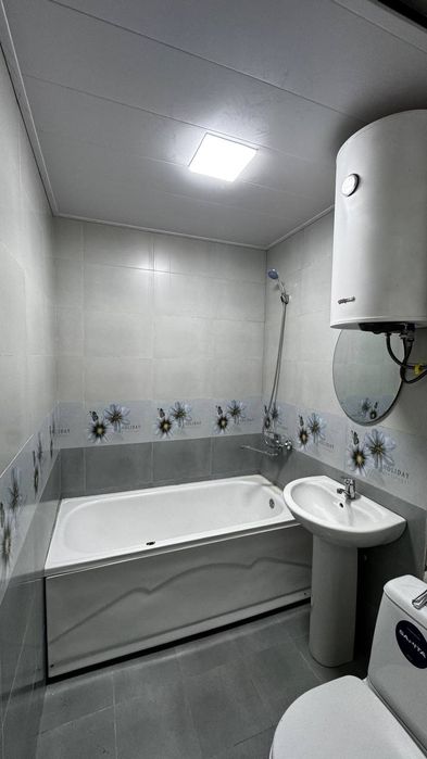 Продается 2х комнатна квартира на 1 вом этаже
Ориентир: Гагарина
Сзади