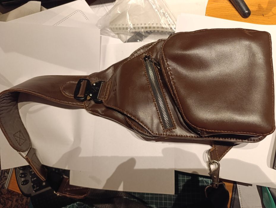 Продается крос боди сумка мужская из натуральной кожи