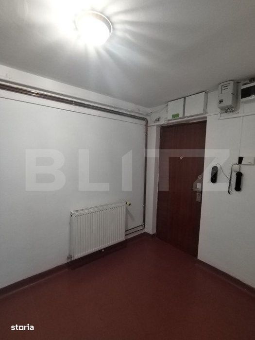 Spatiu comercial 3 camere decomandat Micro 4