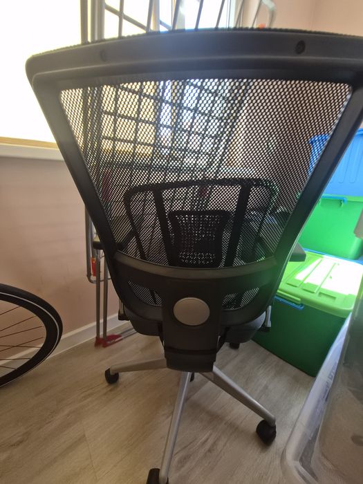 Продам офисное кресло