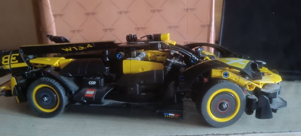 Лего техник машинка Бугатти из Германии