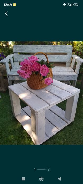 Скамья деревянная