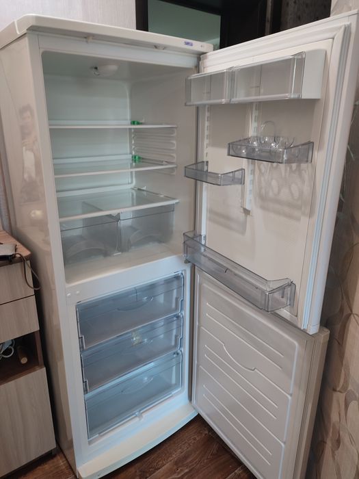 Продам холодильник Атлант