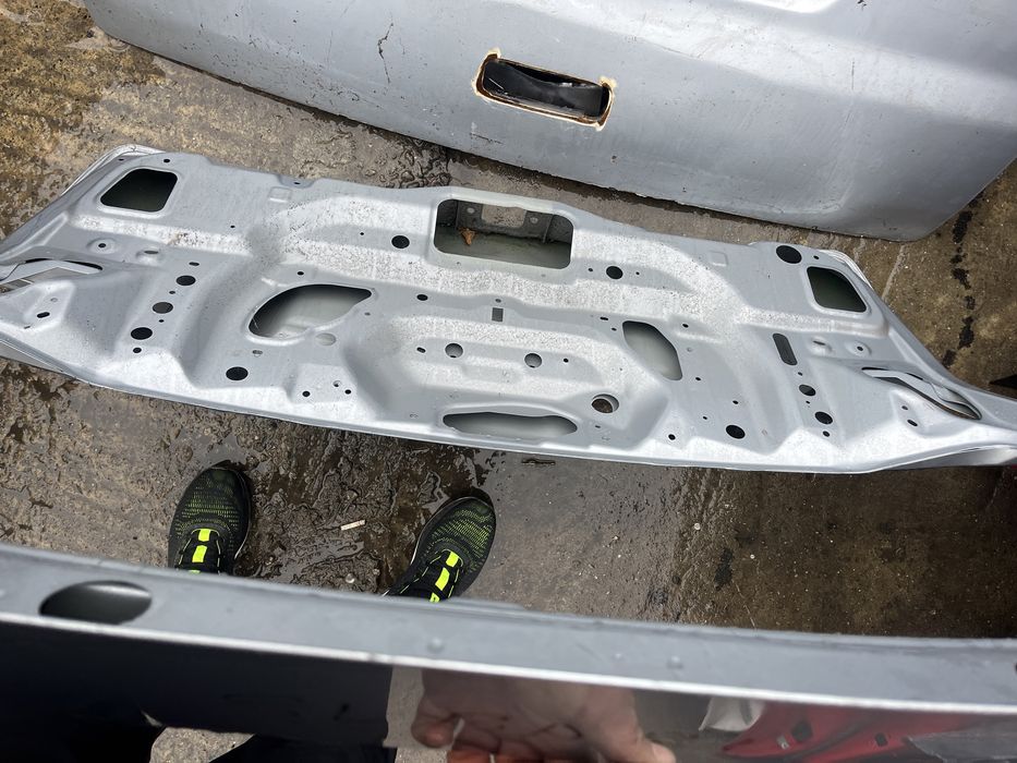 Багажник/капак Subaru Outback