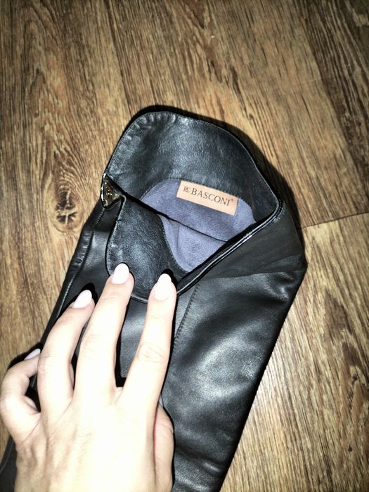 Продам зимние сапоги баскони