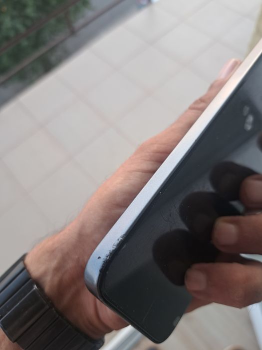 Vând HONOR 400 lite