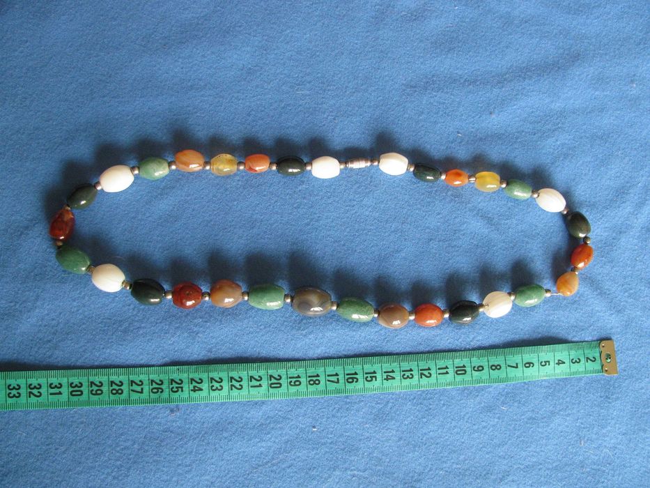 Продам бусы из натуральных камней