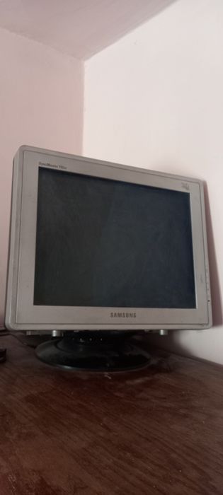 Монитор Samsung  в хорошем состоянии