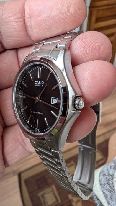 Часовник ,Casio кварц.
