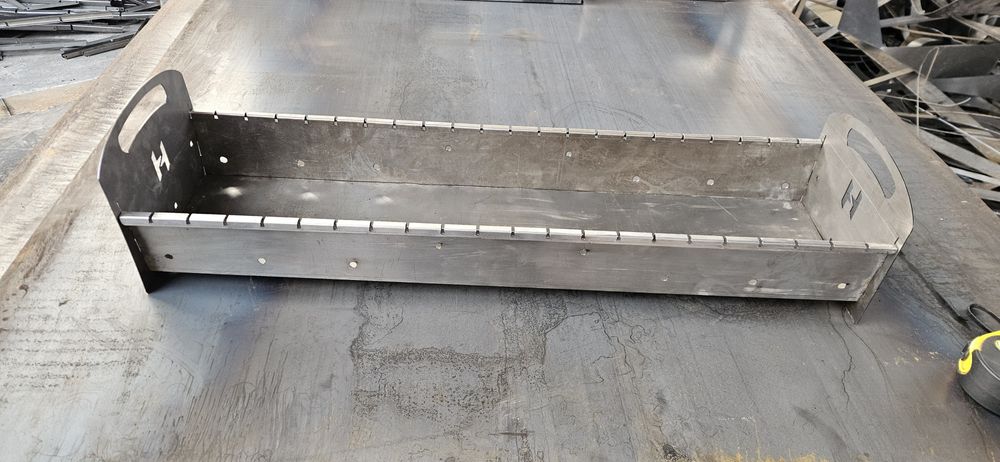 yig'iladigan shashlik ko'ra mangal uzunligi 40 sm dan 120 sm gacha

60