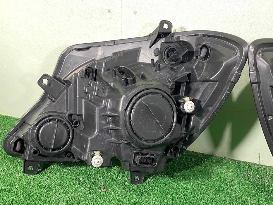 фар фарове ляв десен Marecedes Sprinter 2013-2018г. #1041V #1042V