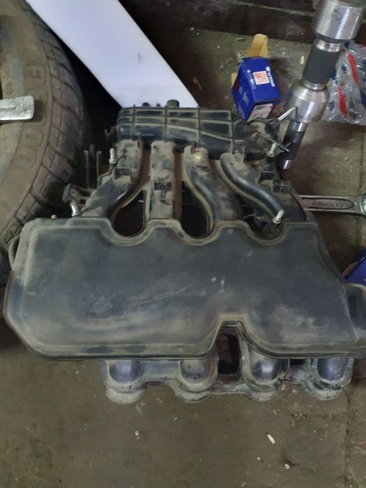 Продам впускной колектор 127 двигатель
