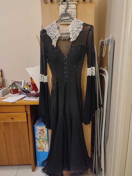 Vand/inchiriez rochie dans sportiv  standard  Junior II / Youth