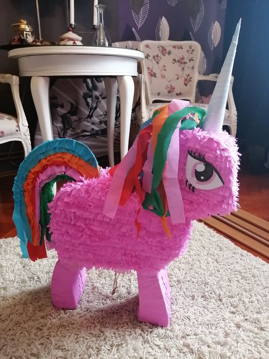 Piniata ponei, inimioara sau ce model doriti