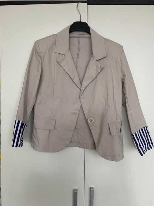 Бежово сако размер С