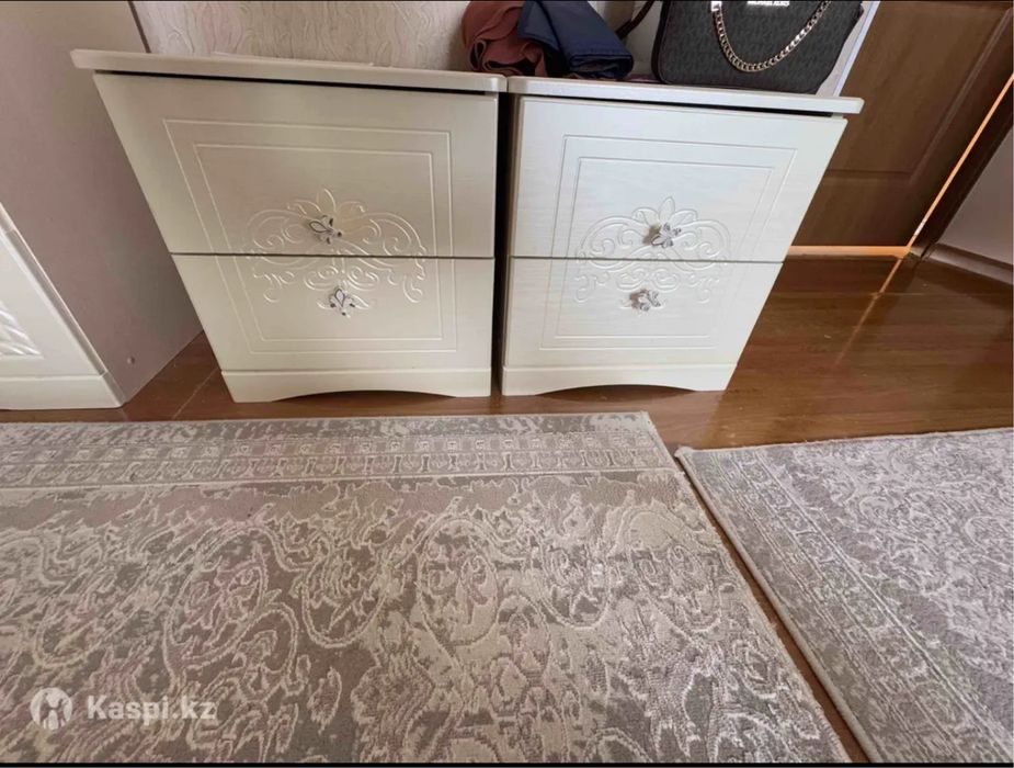 Шкаф , комод, 2 тумбы