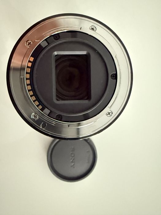 Vînd Obiectiv Sony18-200 mm f/3.5-6.3.