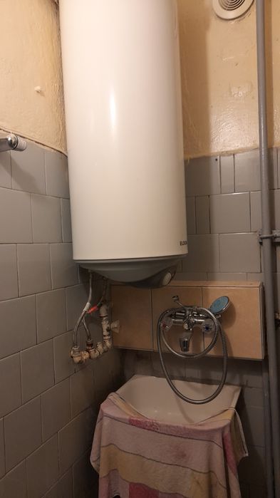 Продава се Тристаен апартамент в Велико Търново, Център - 64 кв.м за 1329 €/кв.м - Снимка #3