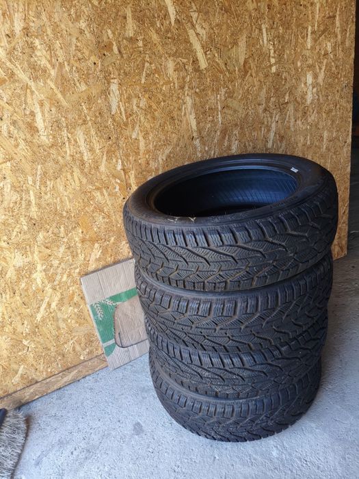 Cauciucuri iarnă 215/55 R18 – set 4 bucăți – stare bună