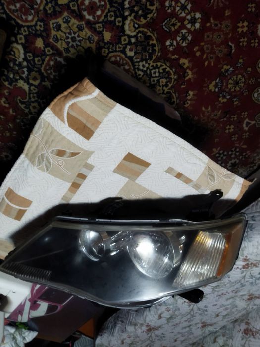 Продавам фарове за Митсубиши Аутлендър