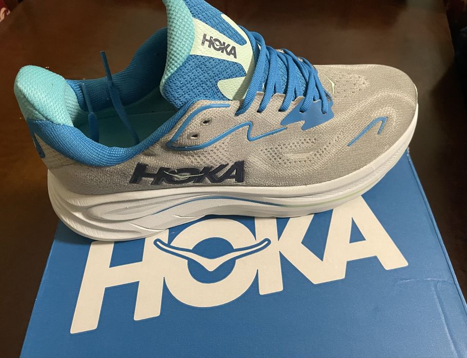 HOKA Clifton 10 Silver 43-44, originali noi, alergare fitness casual