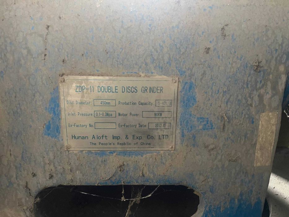 мельница 90 кв 6500 $. Вакумный Насос ( 55кв 5000 $ )