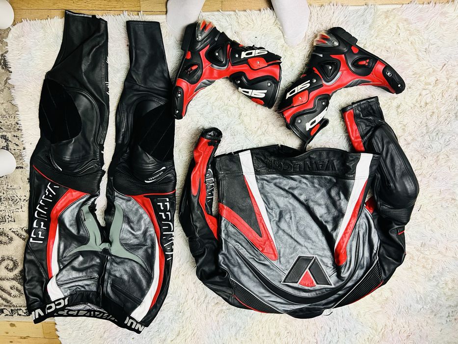 Costum Vanucci ca nou