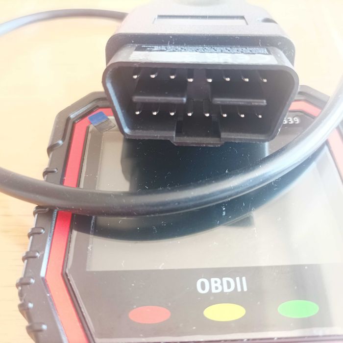 Нов професионален OBD2 диагностичен скенер