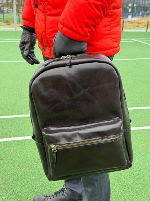 Rucsac pentru laptop fabricat din piele naturală lucioasă. Rucsac din piele naturală. Rucsac pentru laptop. Leather laptop backpack