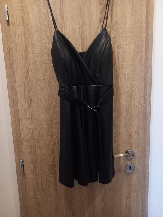 Кожена рокля с коланче