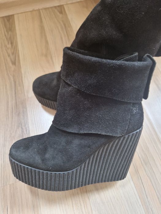 Боти естествен велур