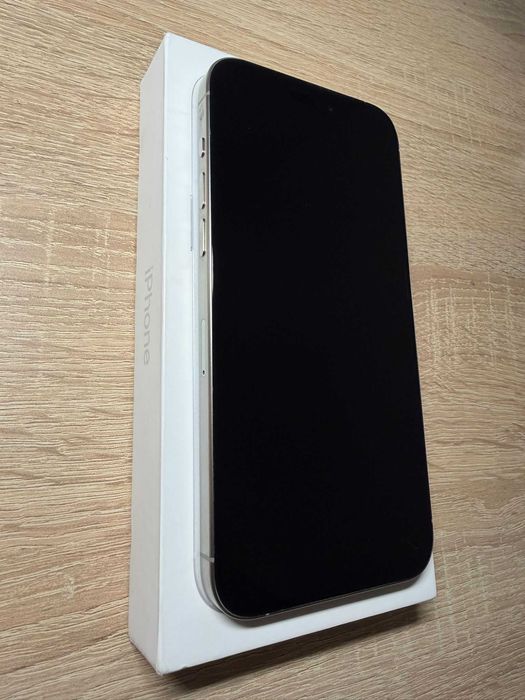 iPhone 15 Pro Max; 256 GB - stare foarte bună