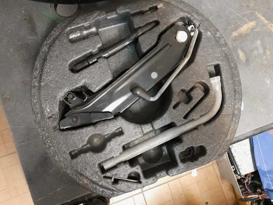 Roata de rezerva Slim Kit Pana Vw golf 6 7 Seat Leon Audi A3 Skoda