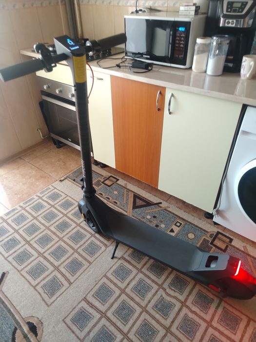 De vânzare trotineta electrica Xiaomi Electric Scooter 4 lite preț 850