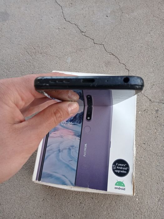 Телефони за части