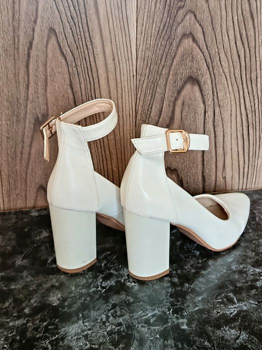 Продаю туфельки 37 размер