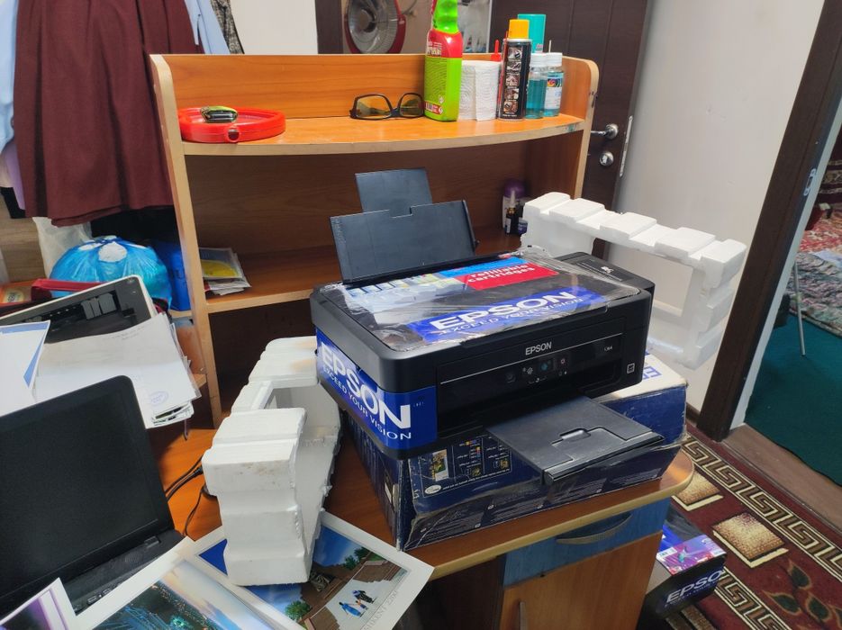 Epson 3 tasi birda juda tezkor aparat wi_fi bor simsiz ishlidi. Idial