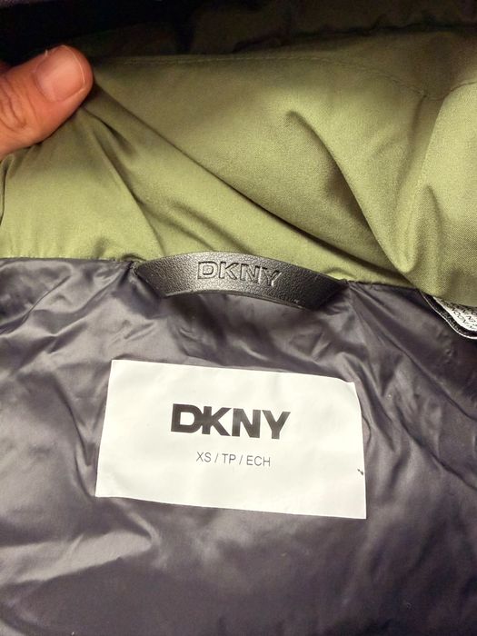 Дамско зимно яке DKNY