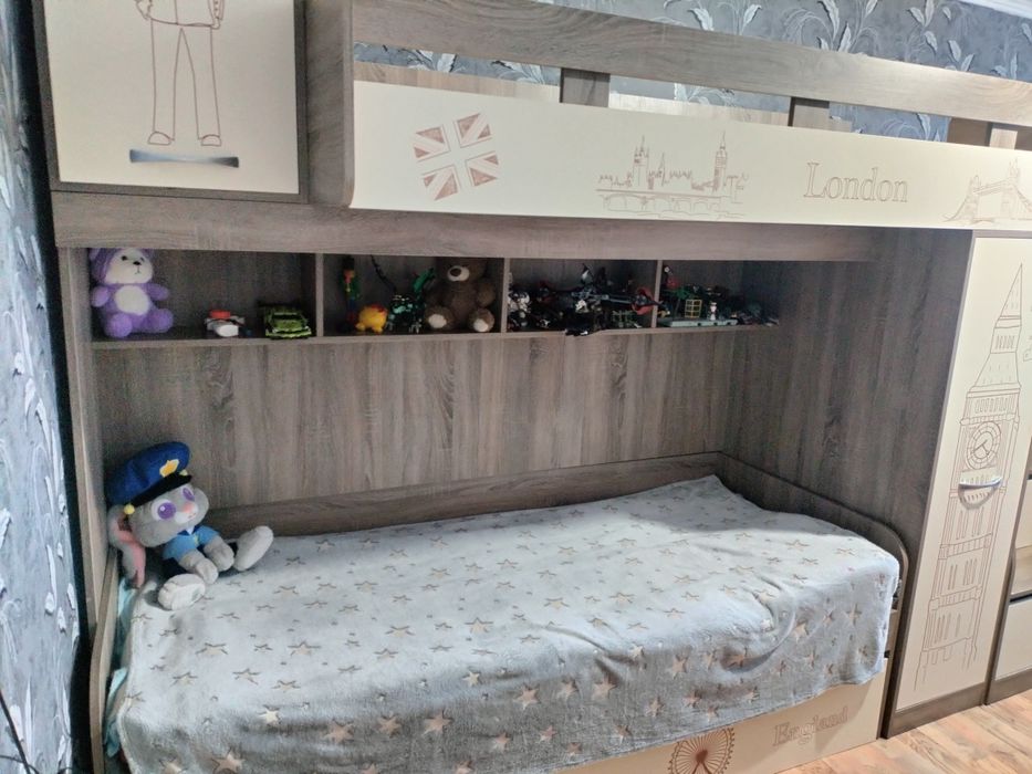 Двухярусная кровать