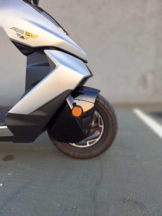 Scuter electric Zehoo AE8 S+ – 100 km/h, autonomie ~120 km + accesorii