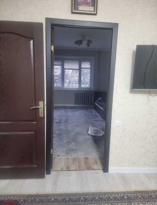 Юнусабад8, 3/2/4 Продаётся квартира на против Биллур