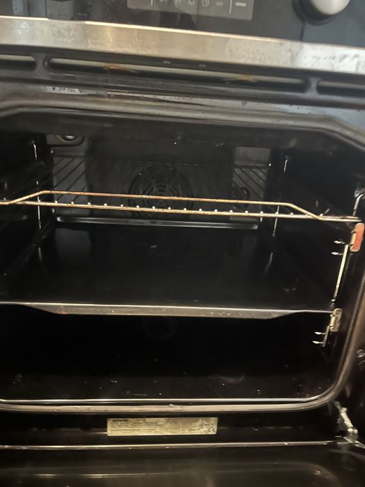 Продам электрическую духовку