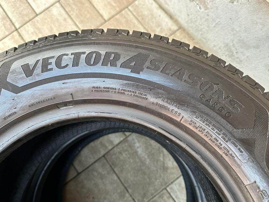 Anvelope / cauciucuri  215/65/l5C Good/Year 4 Seasons