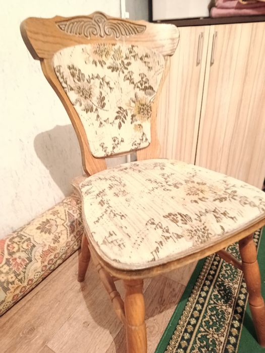 Продам стулья деревянные