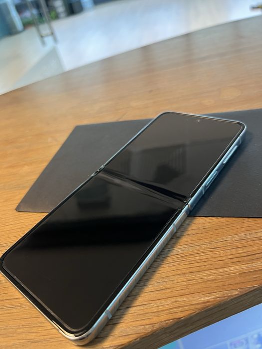Samsung Galaxy Z Flip 5 –512 GB – отлично състояние
