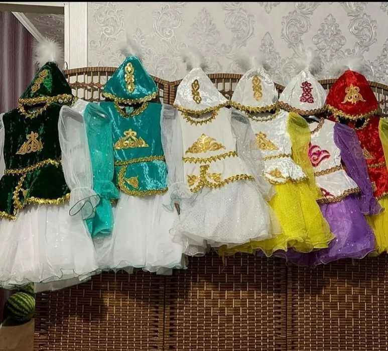 Ұлттық киімдер прокатқа бар